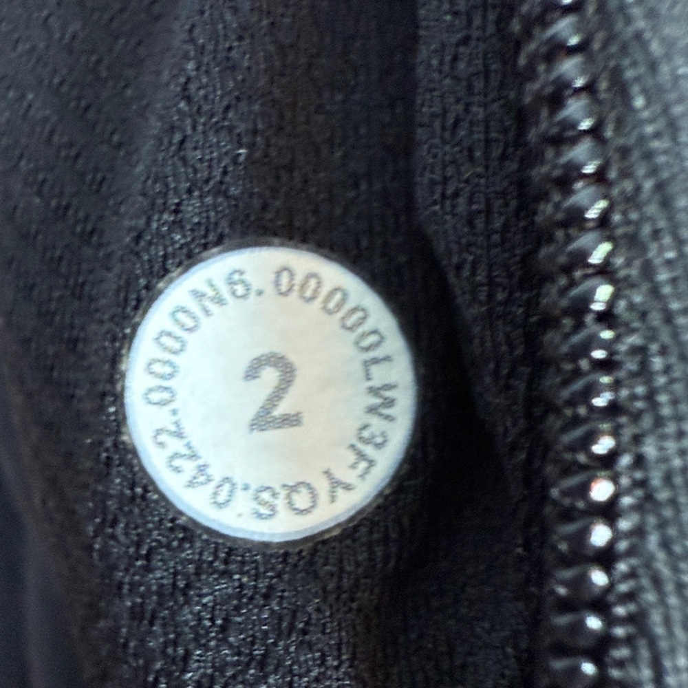 Lululemon Rulu Running Long-Sleeve Mock Neck Shirt in Black W2172 Sz 2 - Picture 12 of 12